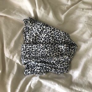 brandy melville long sleeve cheetah turtle neck